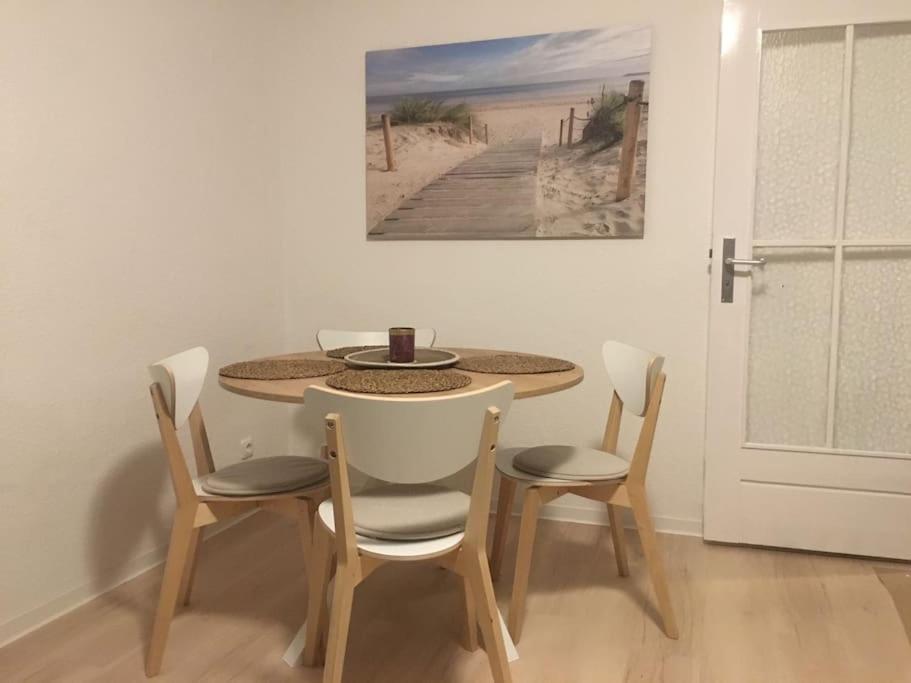 Schoene 2-Zimmerwohnung, 10 Geh-Minuten Zum Strand 티멘도르프스트랜드 외부 사진